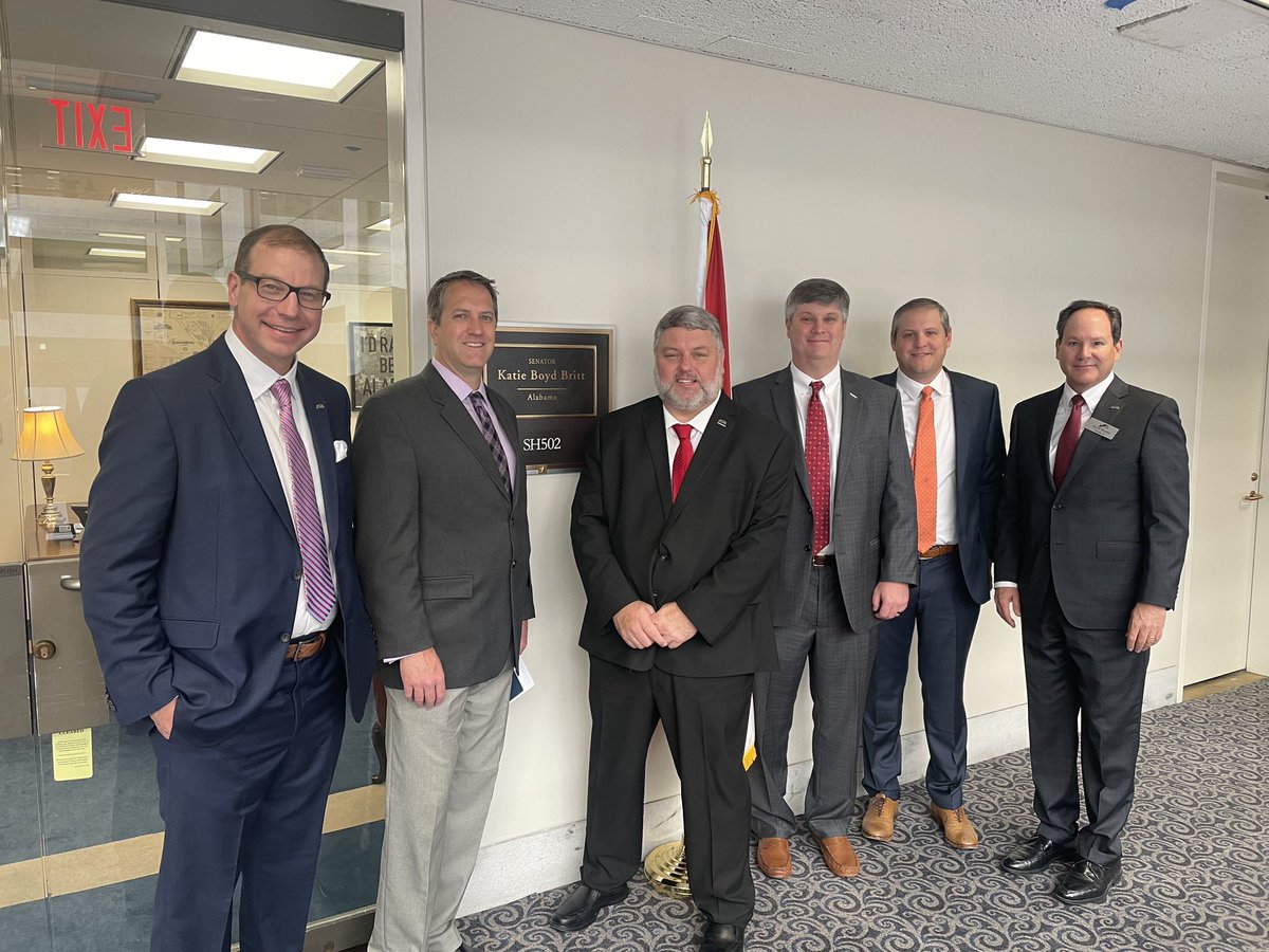 The #BamaBoys peacefully assembled in front of @SenKatieBritt’s office earlier this morning. We look forward to our meeting tomorrow to discuss the systemic importance Alabama’s #communitybanks! 

#CommunityBanks have a friend in @SenKatieBritt!  

#ICBASummit | #BankLocally