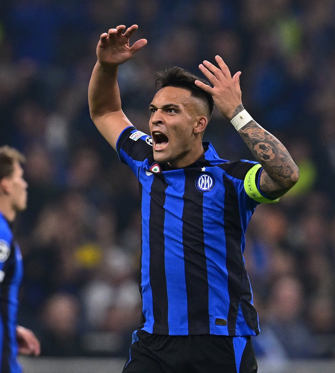 Inter_en's tweet photo. VAMOSSSSSSSS! 🐂

#ForzaInter #InterMilan #UCL https://t.co/5fulyObAmt