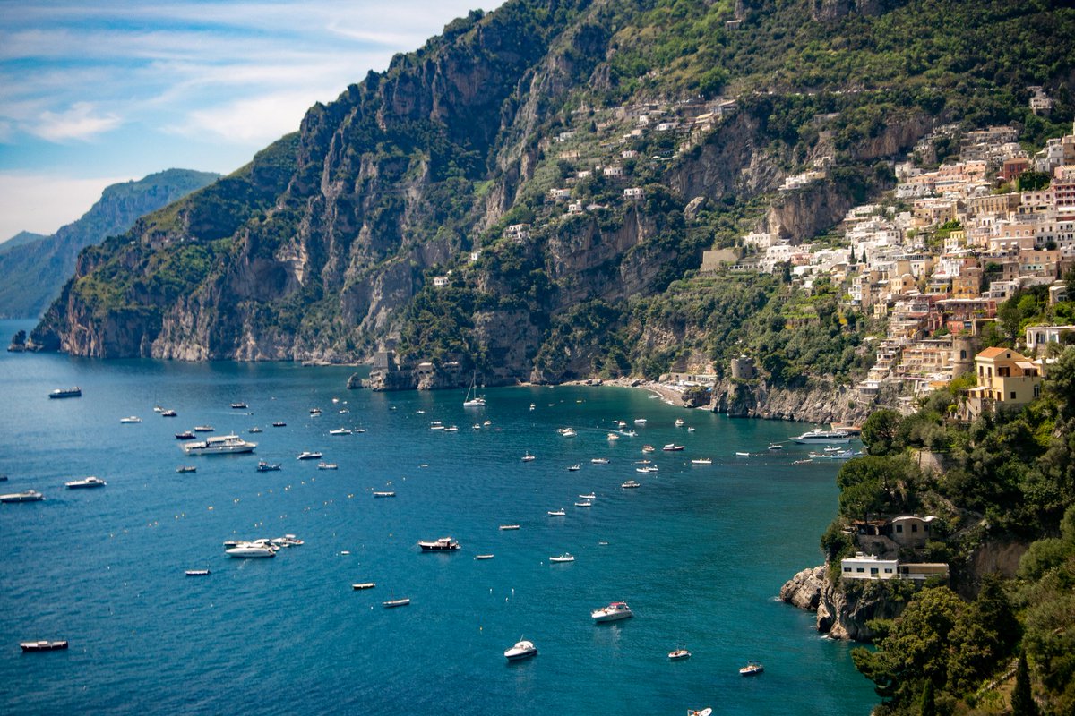 Stunning #Amalfi.💯 #Italy #TravelTuesday #Nikonnofilter