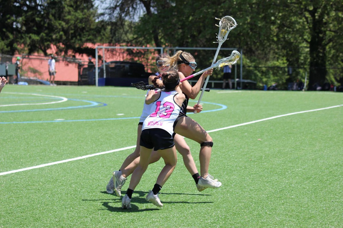 EmMussaw's tweet photo. 🛑BALL!!
#redefendallday #laxattack @checkhers_elite @NatlGirlsLax https://t.co/Tg5tcNpS4V