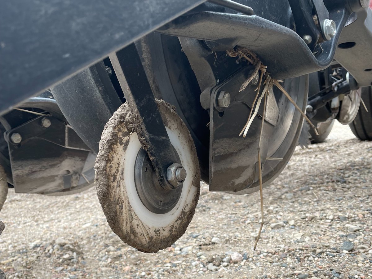 AtomJetAg's tweet photo. Manitoba rep Jason McKerchar installed and followed CNH Disc Drill Firming wheels with the fine folks this morning at Chappell seeds in McConnell, MB ! #AtomJetAg #Plant23 https://t.co/0TY73kN6NC