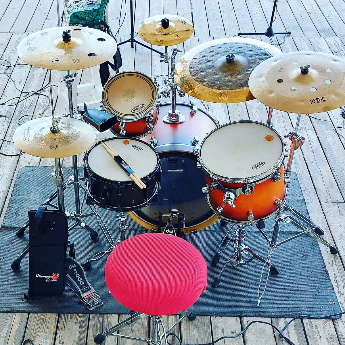 DiemondStar's tweet photo. Diemond Star #Sticks and #StickBag
Shop now at https://t.co/AY2eGEECbQ
Greg Gordon #drumsetup with Diemond Star Drumsticks
#Drummer
#DiemondStar
#Drumsticks
#FeelTheDifference
#PlayTheFeeling
#Drummers
#Drums
#PlayBeyondTheOrdinary https://t.co/pnbR17nFck