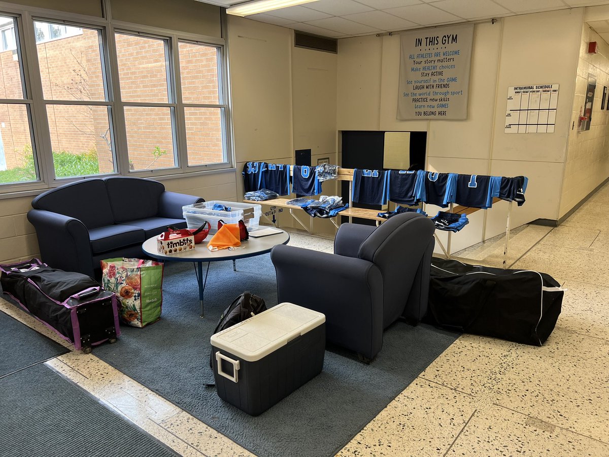 There’s something special that warms the heart seeing not one but two teams leaving for tournaments today 🥰💙 <a href="/MalalaYPS/">Mαlαlα Yσυѕαƒzαι P.S.</a>