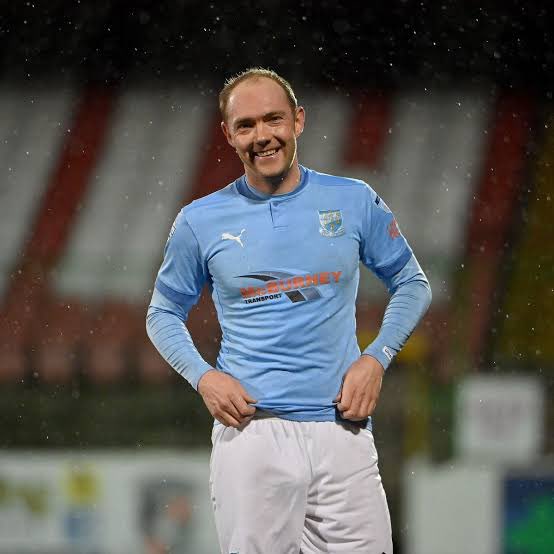 R_Redman1's tweet photo. Would just like to thank Davy and @BallymenaUnited for the last three years. I feel privileged to have played over 100 games for the club and enjoyed every minute of it with a great group of players! Looking forward to a new challenge with @Portadownfc next year https://t.co/p64KkLbdgX