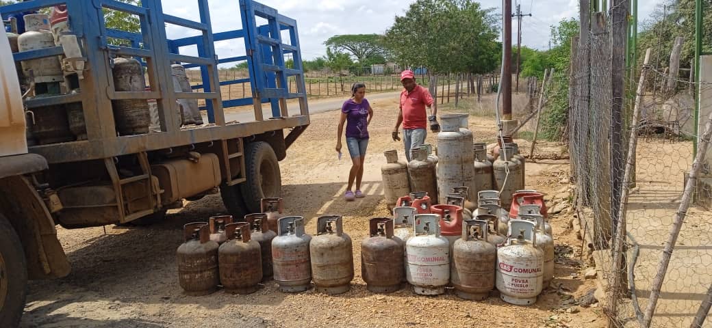 #SabiasQue  II En Infante 123 familias de 3 comunidades rurales fueron atendidas por <a href="/DiGasGuarico/">DIGASGUA</a> con la recarga de cilindro de gas. Con esto se evidencia que el gob de <a href="/josemvasquez/">José Vásquez</a> garantiza los servicios públicos en la región. 
#SomosPuebloDigno 
#EnGuaricoProgresamosTodos