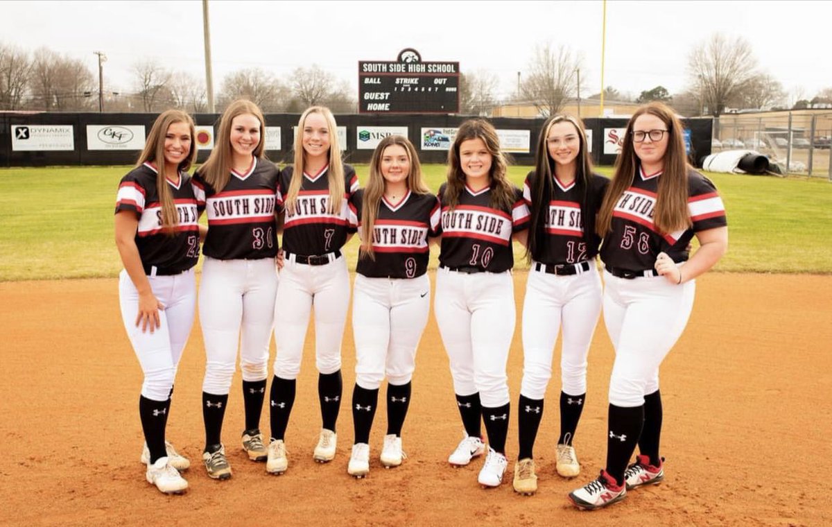 The 2023 season came to a close last night. We want to thank these seven seniors for everything they put into Lady Hawk Softball. You seven set a great example for the underclassmen. We are extremely proud of you and wish you the absolute best in all your future endeavors.