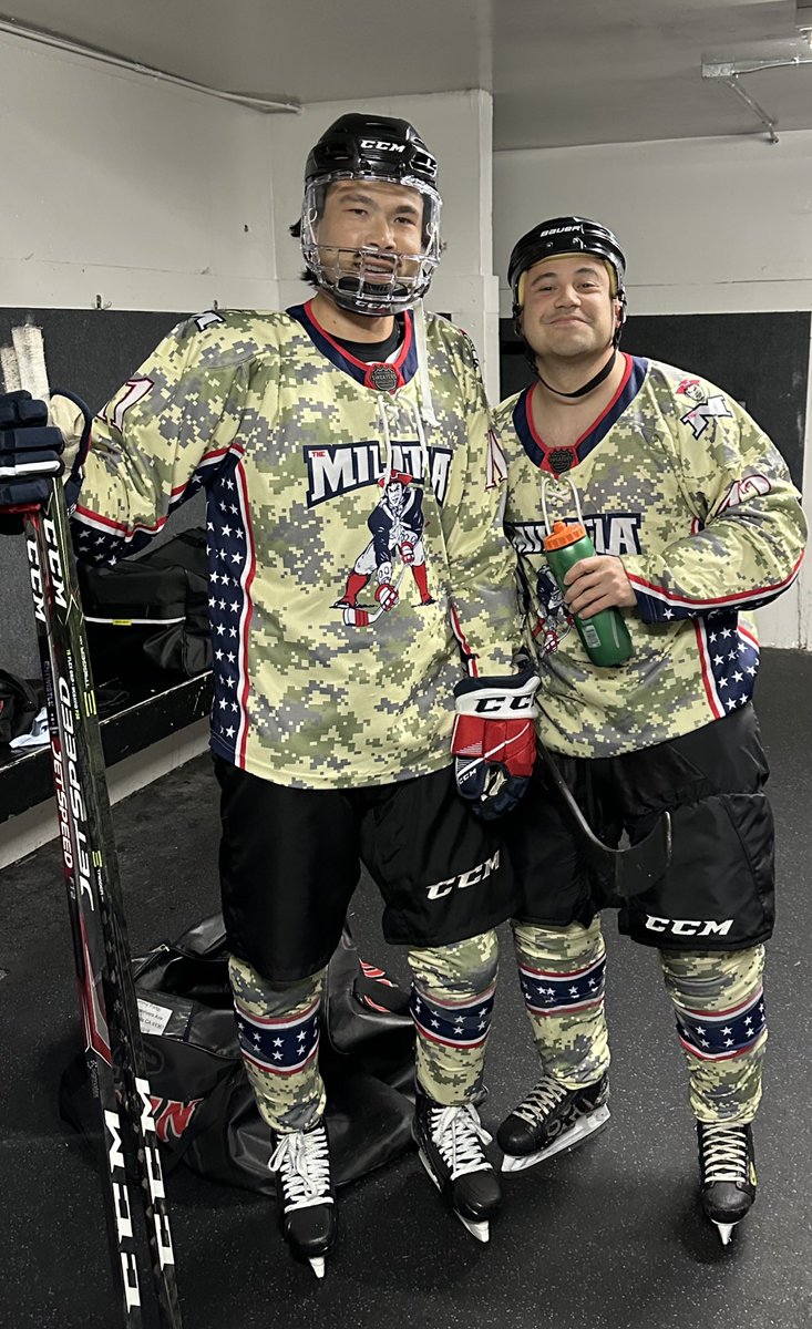 Tpang25's tweet photo. always late for warmups 🏒 @MensLeaguers https://t.co/PpDE2vGhcL
