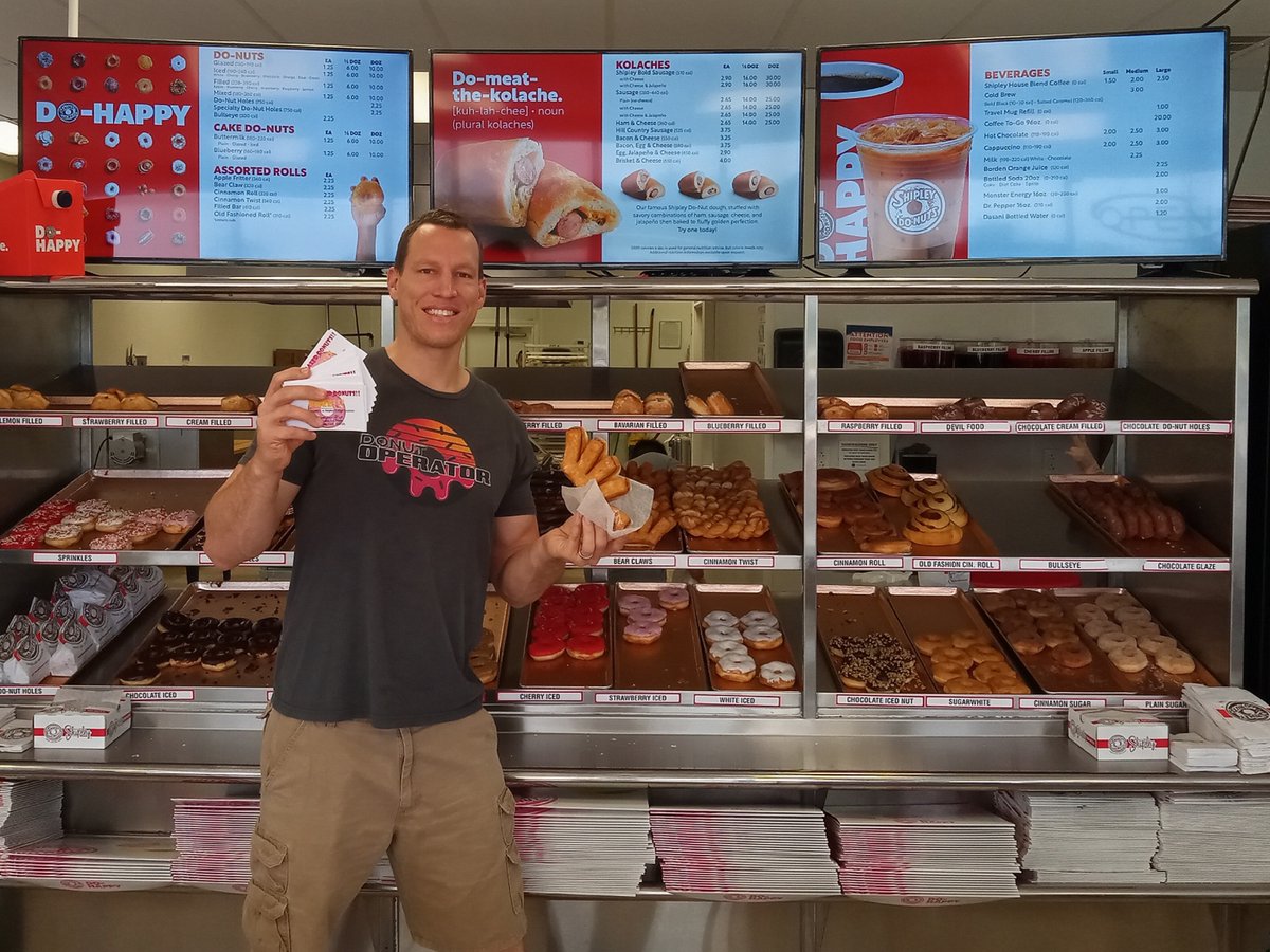 FBISD_extlearn's tweet photo. Do-happy! Do your happy dance as Mr. Luke from Shipley Donuts have contributed to our summer reading program! READ your way through summer!
#dohappy #shipleydonuts @FortBendISD @FBISD_extlearn https://t.co/H22lEvbvRR