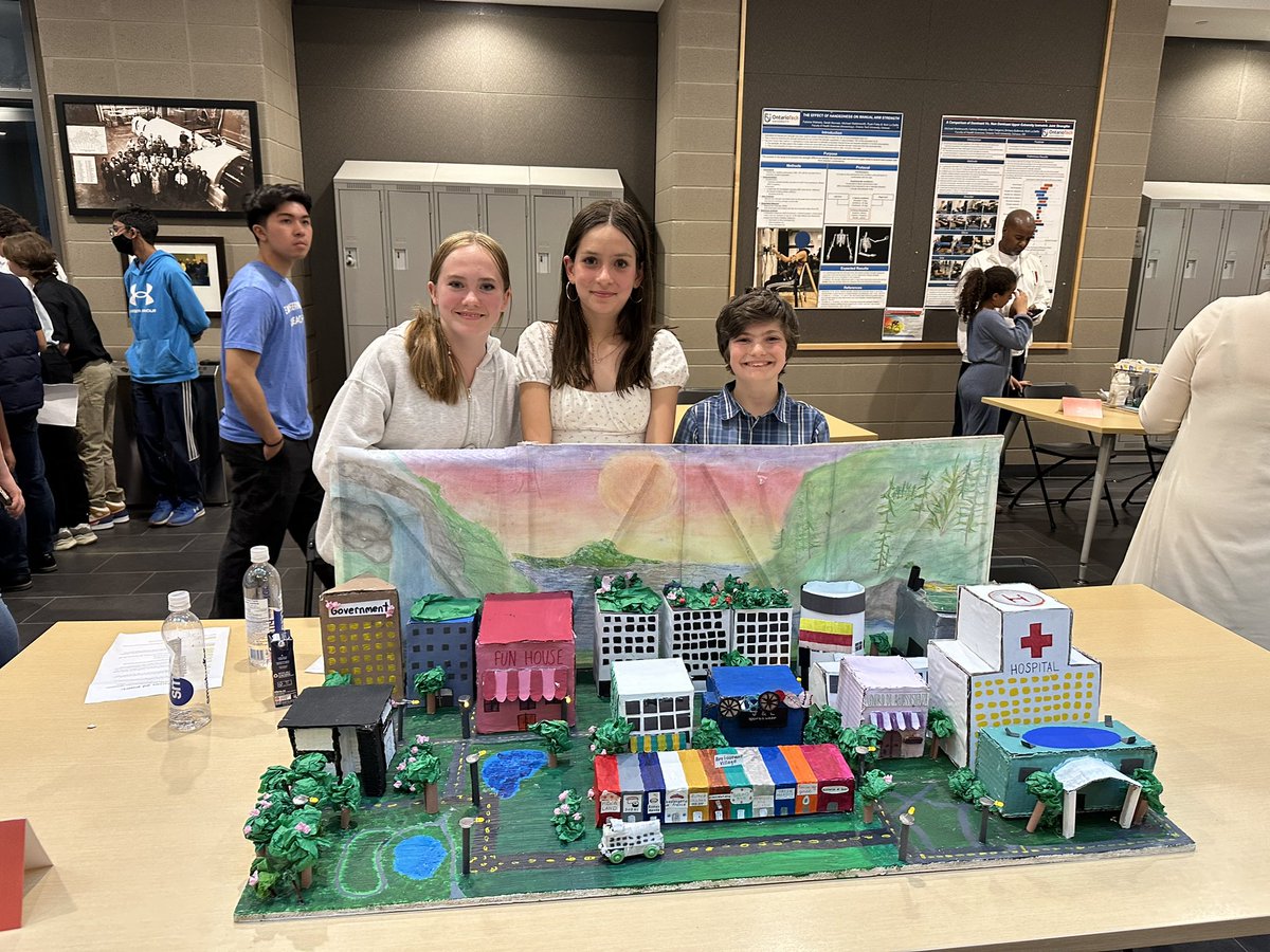 fi_mme's tweet image. So proud of these 3 students for presenting our @Future_City project at @ontariotech_u this evening. What an incredible opportunity from @DurhamCatholic and @engoftom. @DCDSB_STEM #21stcenturylearning #FutureCity #Wastefreefuture @EngineersCanada