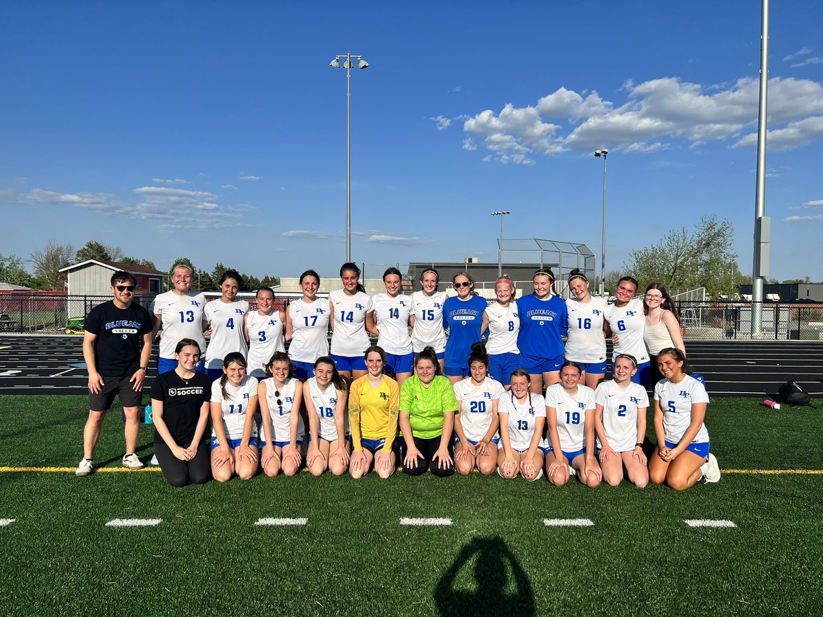 ChetAdams4's tweet photo. Big 10-0 team win at Ballard to wrap up the girls jv squads season! Lots of involvement with goals scored by 7 different players. https://t.co/rlXCNtdw9u