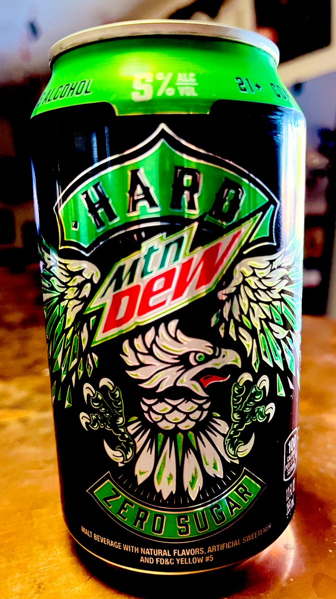 AlexPerez83's tweet photo. When I’m enjoying some of my favorite EXTREME games from generations past, how could I not be drinking some Mtn Dew HARD (5.0% ABV)?!? Yup, this tastes like Mtn Dew allright…with an edge! #NoIPAMay #DrinkItMay2023 @ABeerAndAGame @TheWolfmanQ07 @hardmountaindew https://t.co/NEOmoqBCDD