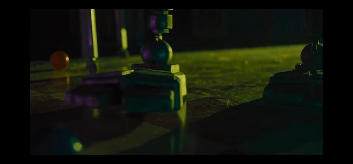 HEYITSPAXO's tweet photo. @FNAFMovieUpdate WHY IS NO ONE TALKING ABOUT THIS!!! Way too clean to be one of the core 4s endos if it was due to wear!? https://t.co/vqgaPe9YGE