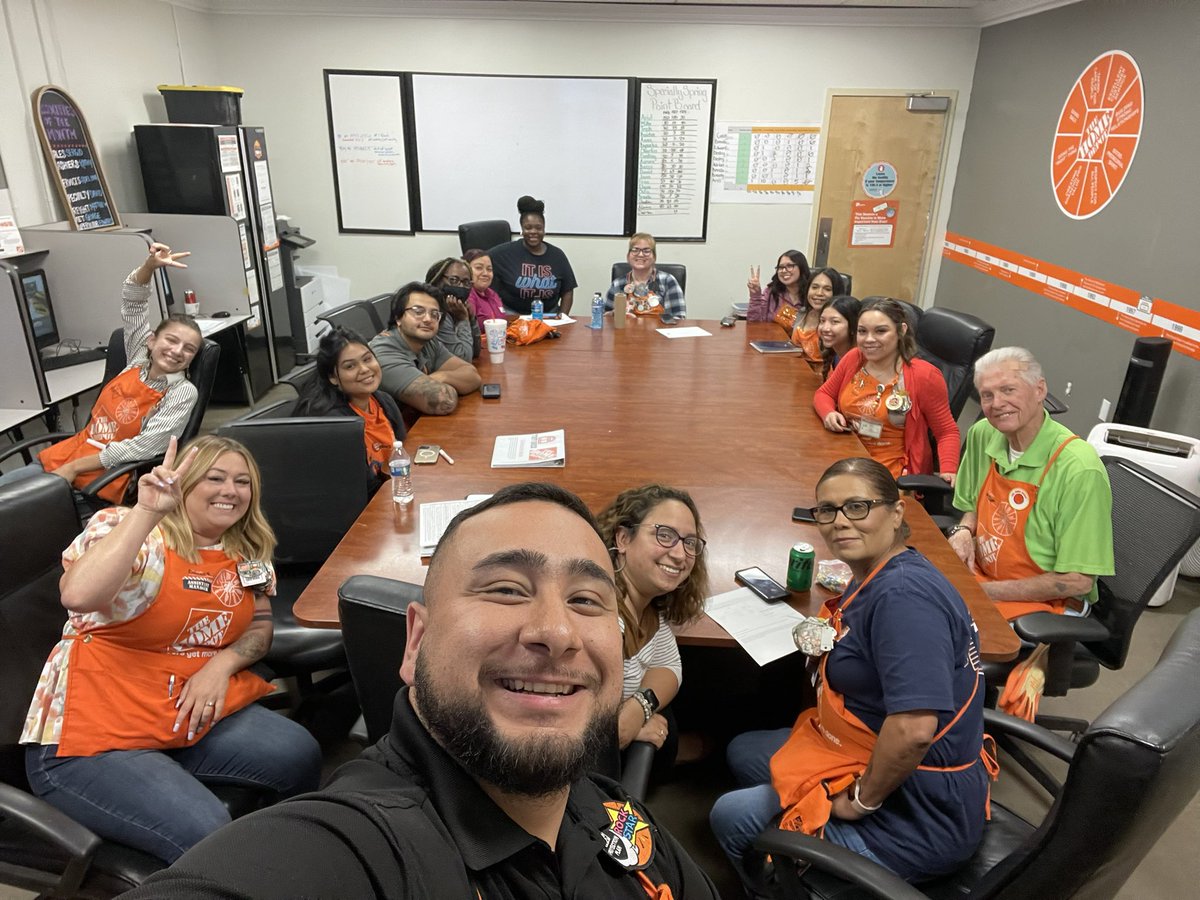 JesseRa87426202's tweet image. Had an Awesome Tuff Shed PK with our sister store 0562. Recognizing these associates on their knowledge around sheds with goodies. #team0561 #team0562  @JJMarucci @WillWea47438262 @HeatherAnguloHD @Carlee0562_