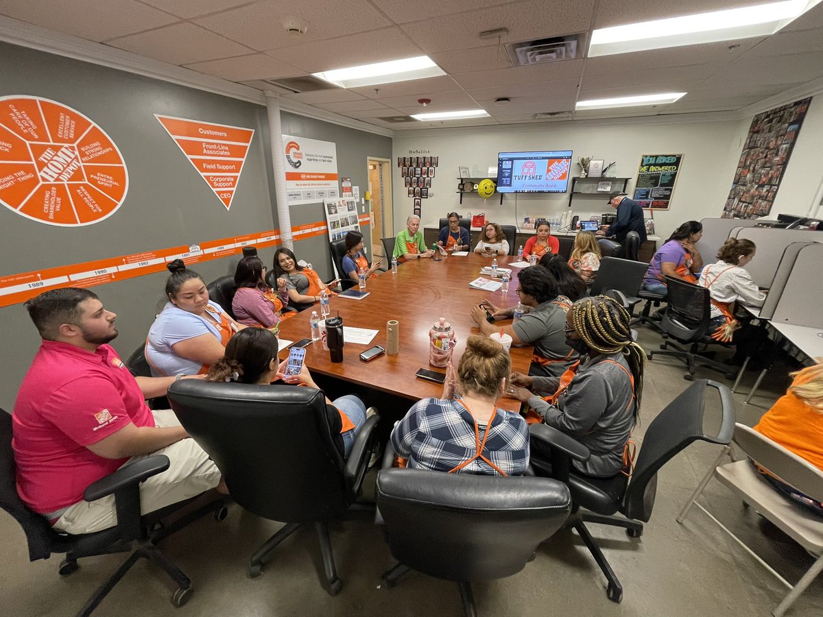 JesseRa87426202's tweet image. Had an Awesome Tuff Shed PK with our sister store 0562. Recognizing these associates on their knowledge around sheds with goodies. #team0561 #team0562  @JJMarucci @WillWea47438262 @HeatherAnguloHD @Carlee0562_