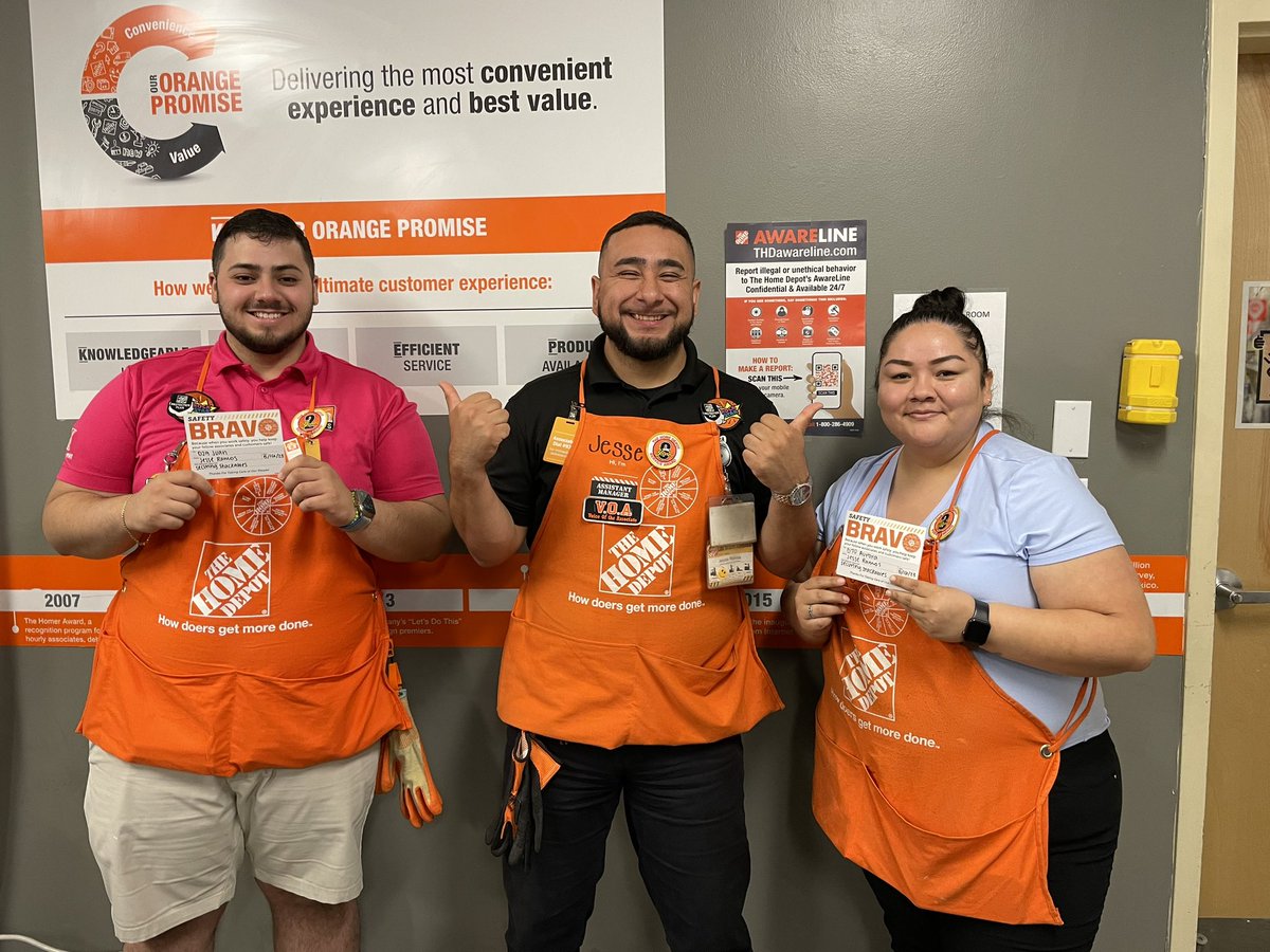 JesseRa87426202's tweet image. Had an Awesome Tuff Shed PK with our sister store 0562. Recognizing these associates on their knowledge around sheds with goodies. #team0561 #team0562  @JJMarucci @WillWea47438262 @HeatherAnguloHD @Carlee0562_