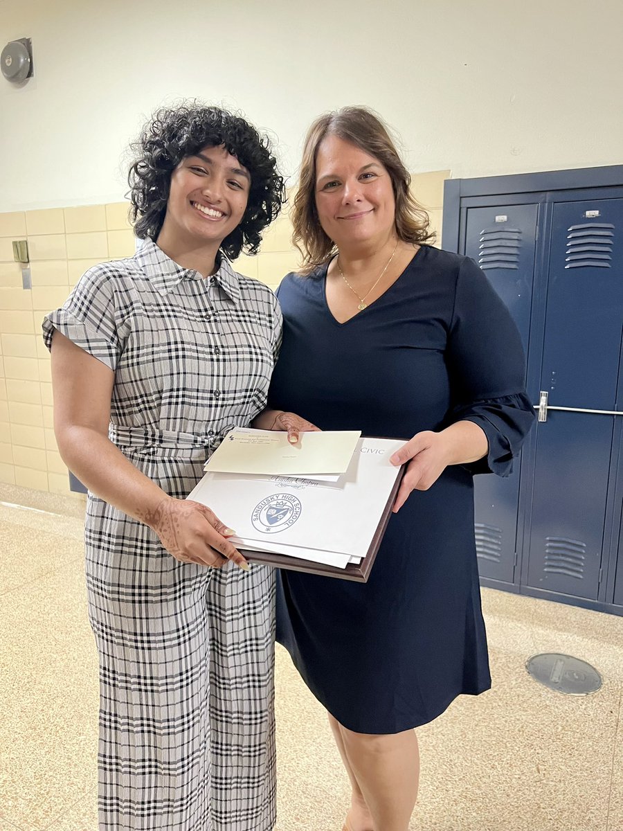 CharuChopra12's tweet image. Annual Senior Scholarship Awards night at Sandusky High School. Anisha is so blessed and honored to receive lots of love from her school &amp;amp; the community! We appreciate your kindness!🙏Thank you @ErieCCF @SHS_Counselor @Babesidoti @MrTalbot_SHS 
#BlueStreakPride💙
#buckeyeBound❤️