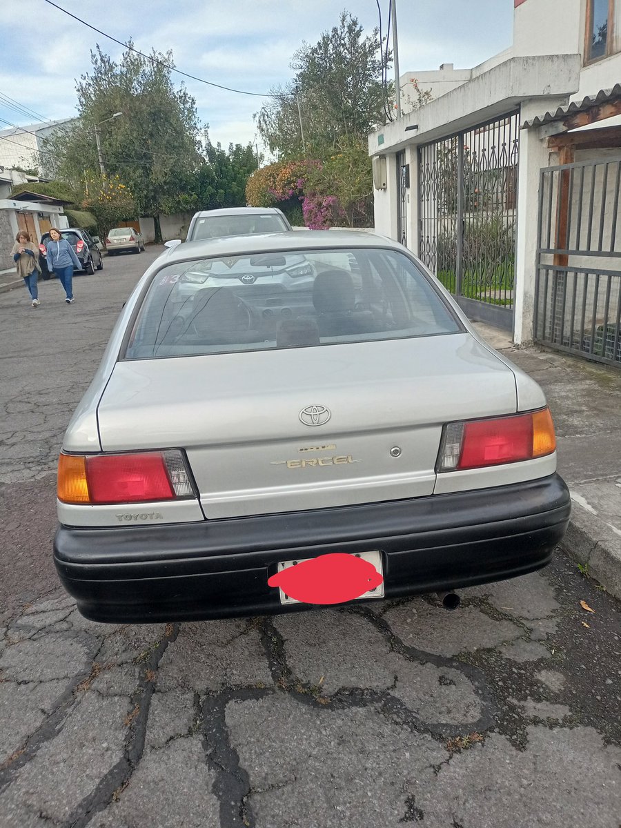 XavierCarrilloS's tweet photo. Con el dolor del alma vengo a poner en venta al primer #plomito de la casa, año 1992, JAPONÉS, aprobado #RTV 2023, un solo dueño, llantas en buen estado, radio digital con  c/r conexión #Bluetooth, puerto USB, 208.000 kms. Placas de Pichincha terminan en 3. Informes aquí. https://t.co/aLlFpi0HGi