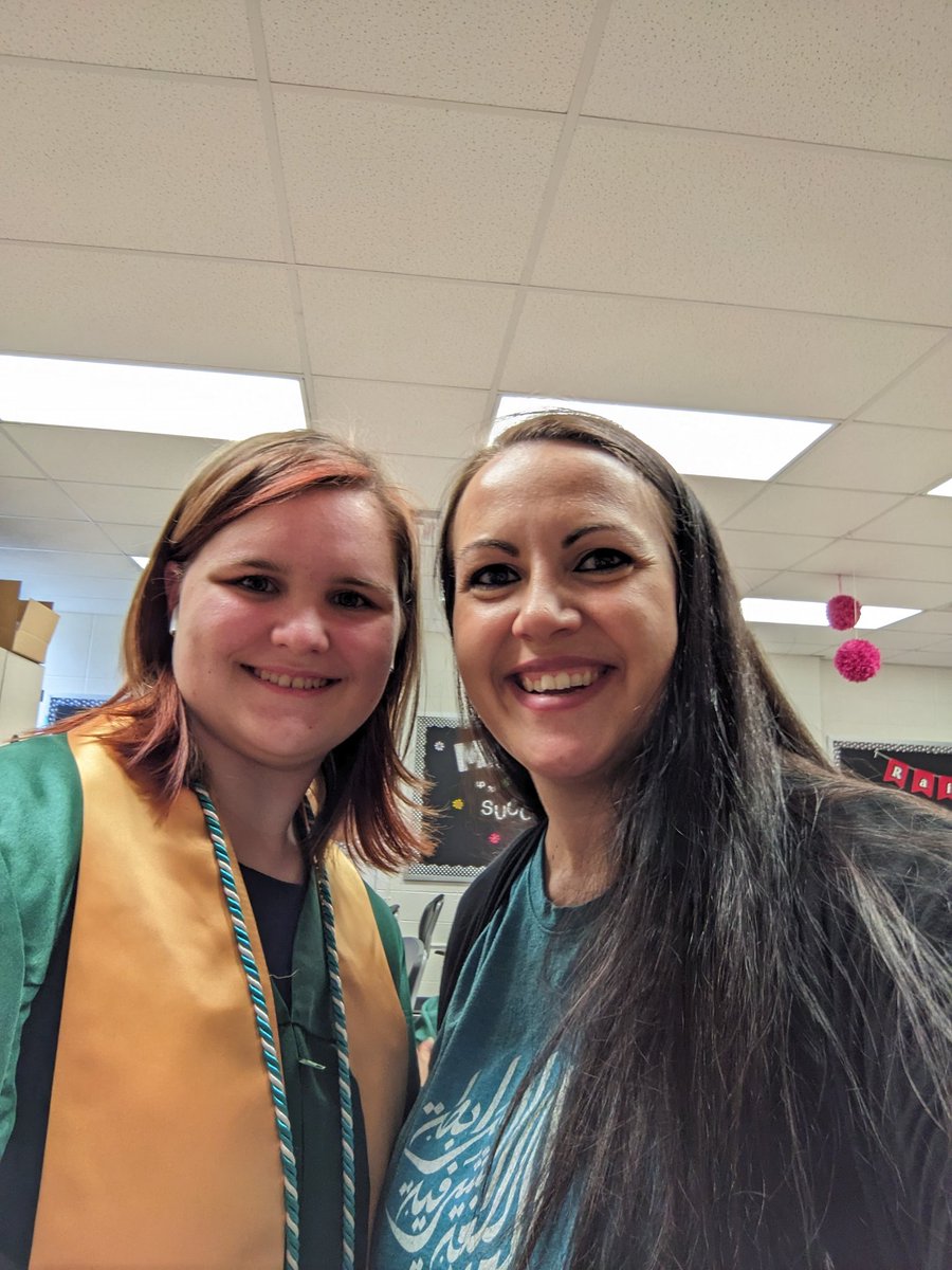 ustathaannie's tweet photo. Four years of HS, 4 levels of Arabic, 1 pandemic, countless laughs, so many happy tears, too many stories to count. I'm really going to miss this crew ❤️ Absolutely the sweetest and kindest group. I'm not crying, you're crying #SMSArabic #CultureWins @SMSouthTDain #Classof2023 https://t.co/vKzBnVzrma