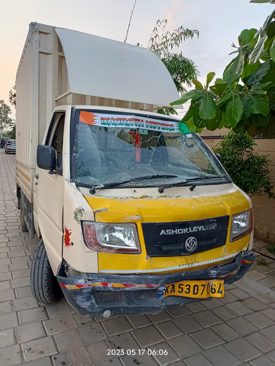csckdash's tweet photo. @bigbasket_com @CEE_bigbasket @bigbasketblog Compound wall is broken in Saiven Siesta Apartment, Chambenahalli, Sarjapur Road. https://t.co/E9AntFs4XI