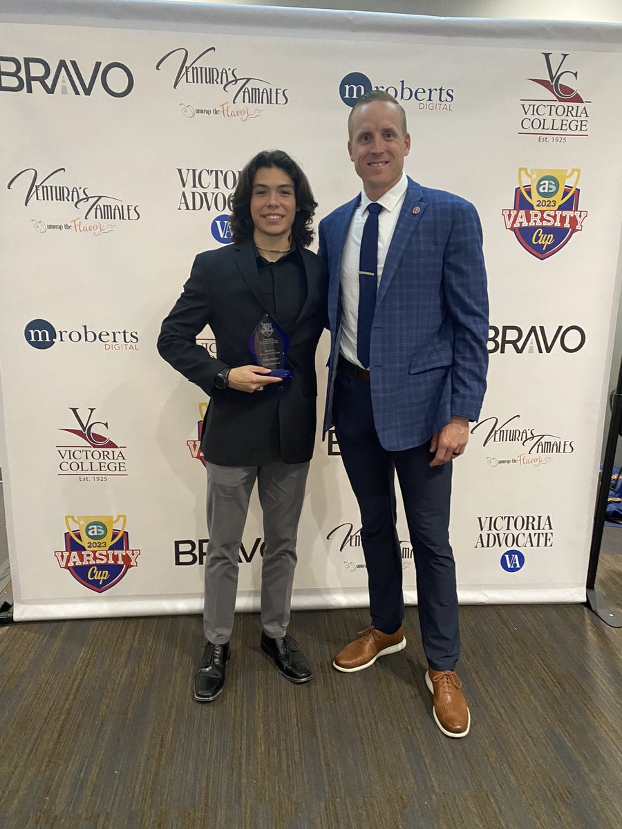 “Going the Extra Mile” Varsity Cup Winner Jason Moore from Refugio High School and Coach Urban from Trinity University . Thank you for the extra time spent talking with us! <a href="/jasonhenrymoore/">Jason Moore</a> <a href="/JerhemeUrban83/">Jerheme Urban</a>