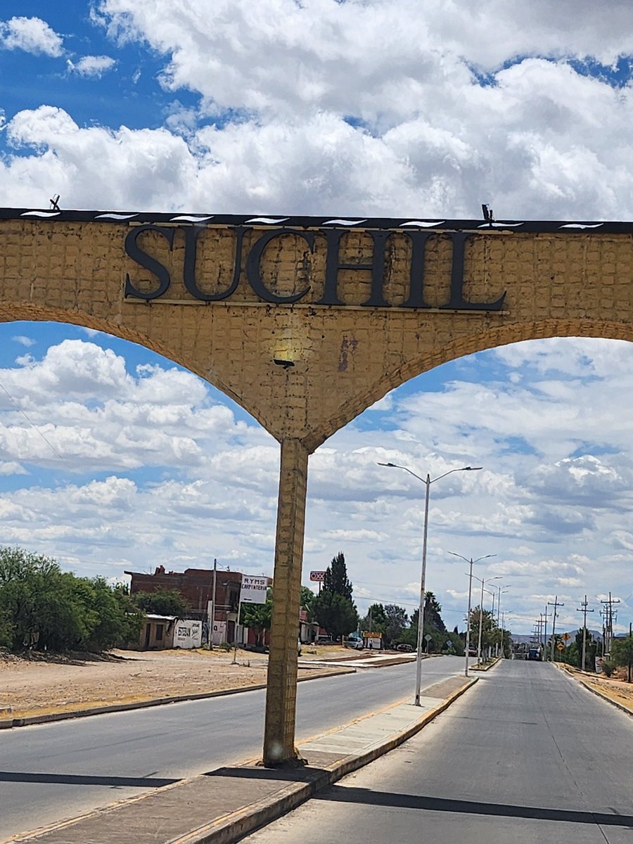 paco_gomez84's tweet photo. Hoy nos fuimos a #Suchil y #Poanas. Muy agradecido con l@s Regidor@s, Síndicos y Enlaces de nuestro Partido #Morena que nos recibieron.
!Más territorio y menos escritorio!.
Seguir trabajando en la ruta de la #UnidadyMovilización del Partido, es el objetivo primordial. https://t.co/fOg54HOKtS