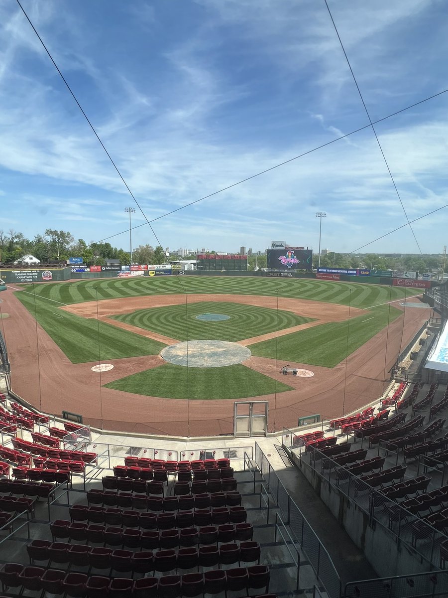 ParkerBechen's tweet photo. Not the same picture as last time but canβt even tell, @MtnView_Seeds 365ss took a beating over the weekend with a college tournament!
Ready for round 2: part 1 of a 12 game home stand.
@ToroGrounds @pioneerathletic @DuraEdge
#bestlinesinthe319 #6weeksofhell https://t.co/1qfVHLcATE