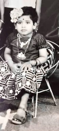 bsvishy's tweet photo. #MeAt19 and #MeAt4 https://t.co/l6IUQma6Qb
