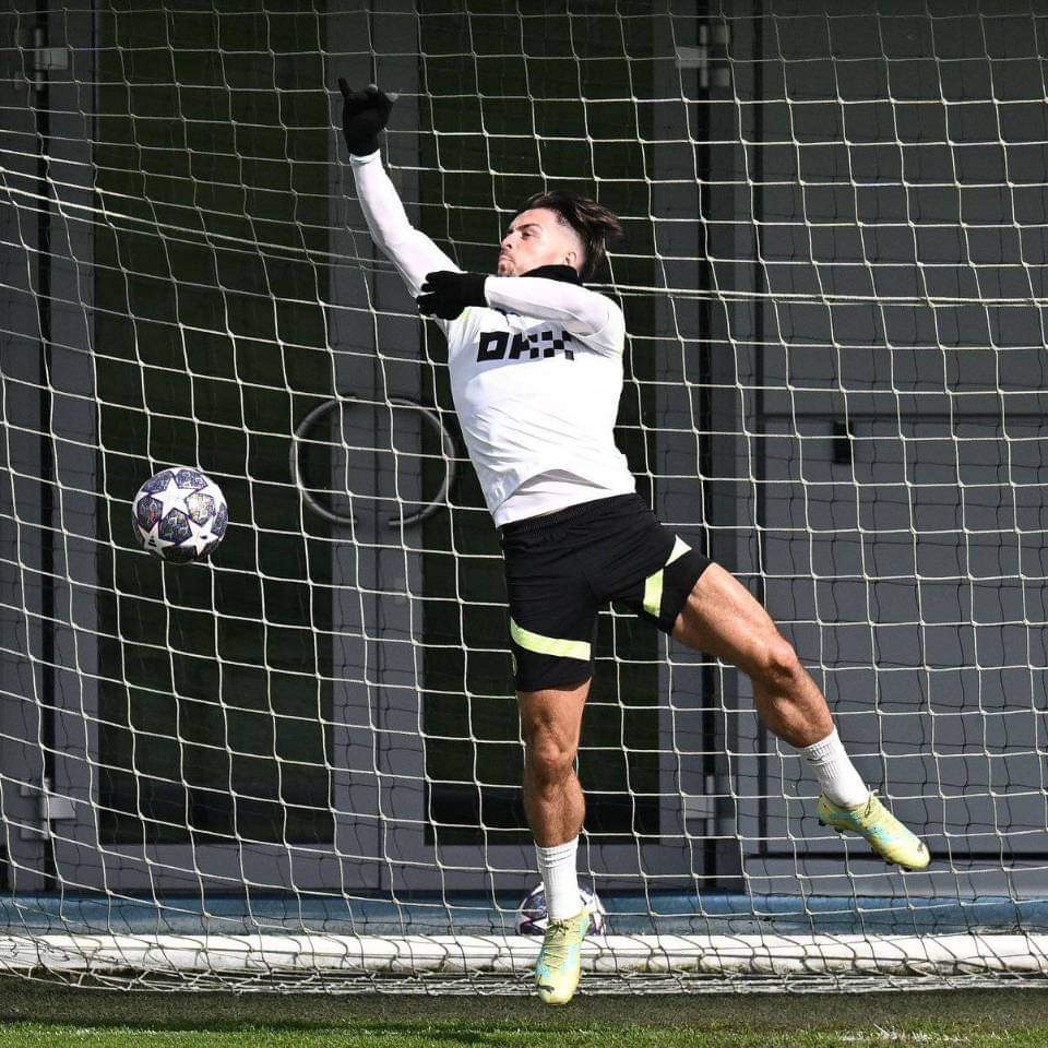 Pep : "Saya tidak overthinking besok"

Meanwhile, potret latihan hari ini : Grealish kiper