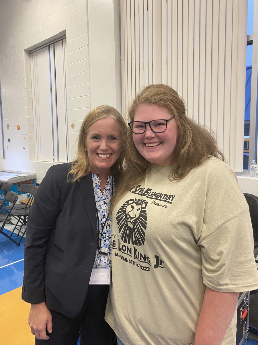 acs_mom22's tweet photo. Thank you @trg_gator @LearnInHenry Kendra Cook from @Griffin_RESA for supporting @RSE_HCS and their performance of The Lion King tonight. It was great reconnecting. https://t.co/QEwcvCsMlp