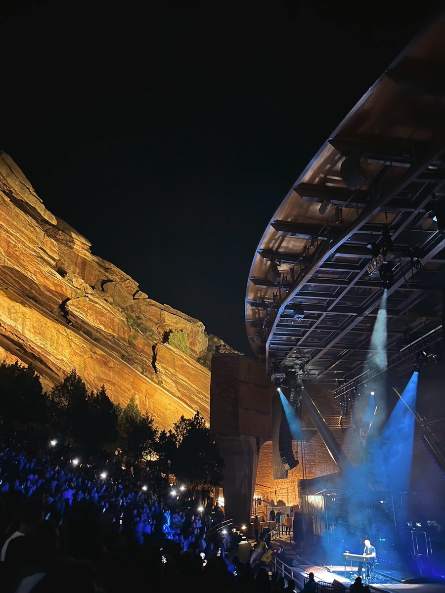 I’ve wanted to see a show at Red Rocks for as long as I can remember and I am not exaggerating when I say that it literally exceeded expectations. Now all other concerts I go to will be slightly less cool