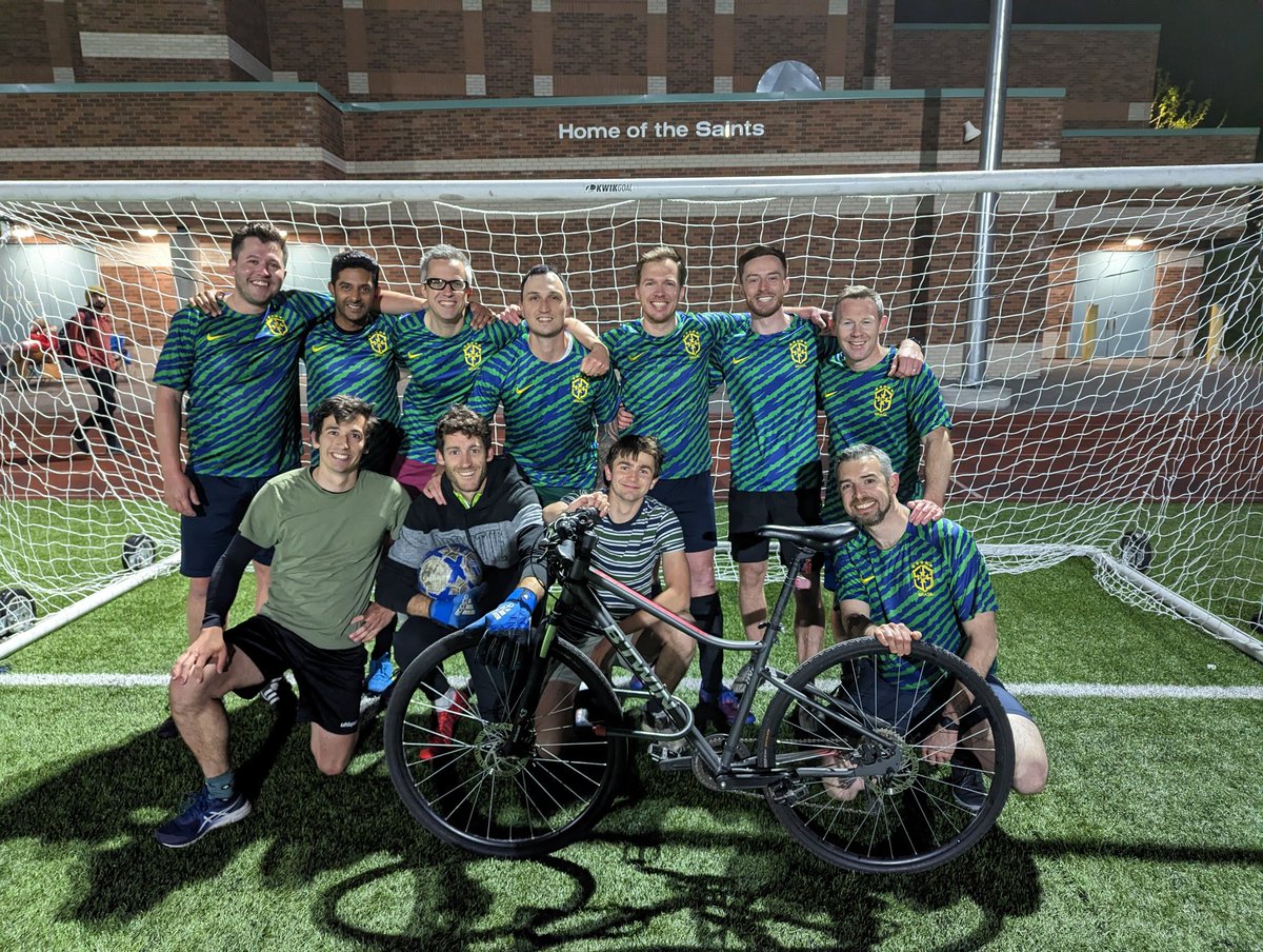 OttawaFooty7s's tweet photo. Intermediate Group A Champions - Clown shoes tie it up as the clock winds down and take it in PKs! Man of the Match goes to Morgan's bike! #ottawafootysevens #bicyclekick #schwinnftw https://t.co/vm6GiK9dYd