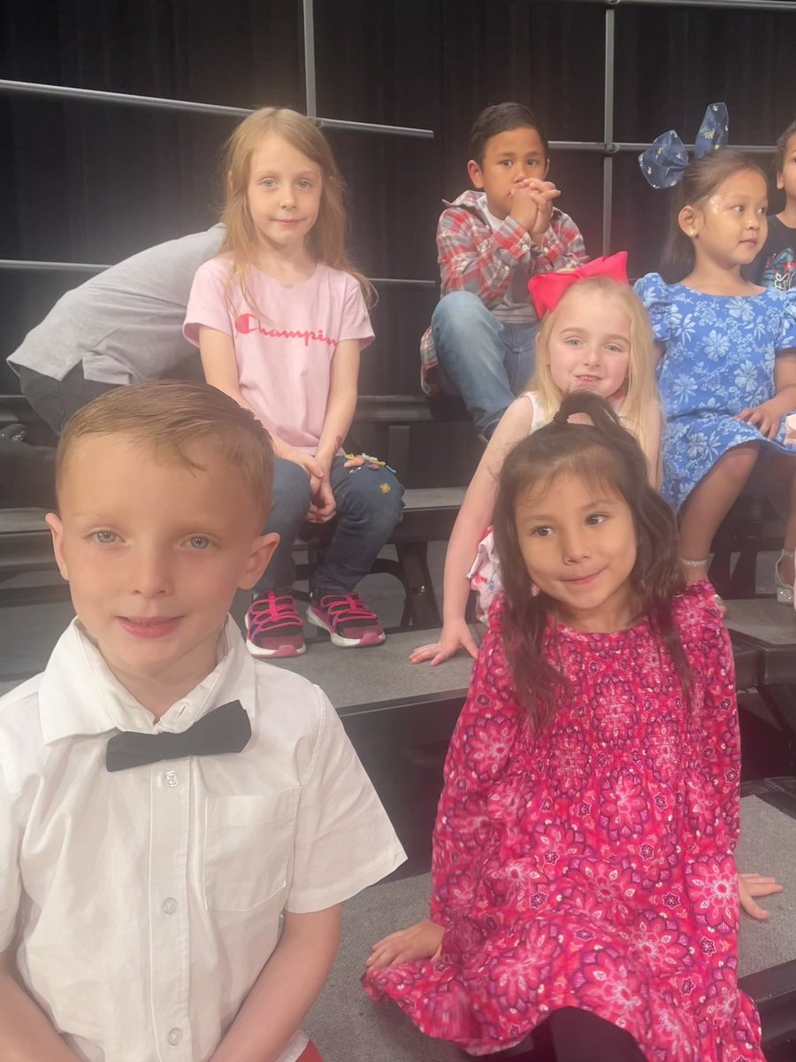 Kindergarten <a href="/Crestview_NKC/">Crestview Elementary</a> were stars tonight. Thank you Ms. Dingman for all your hard-work that went into the performance. #CrestviewWeBelong