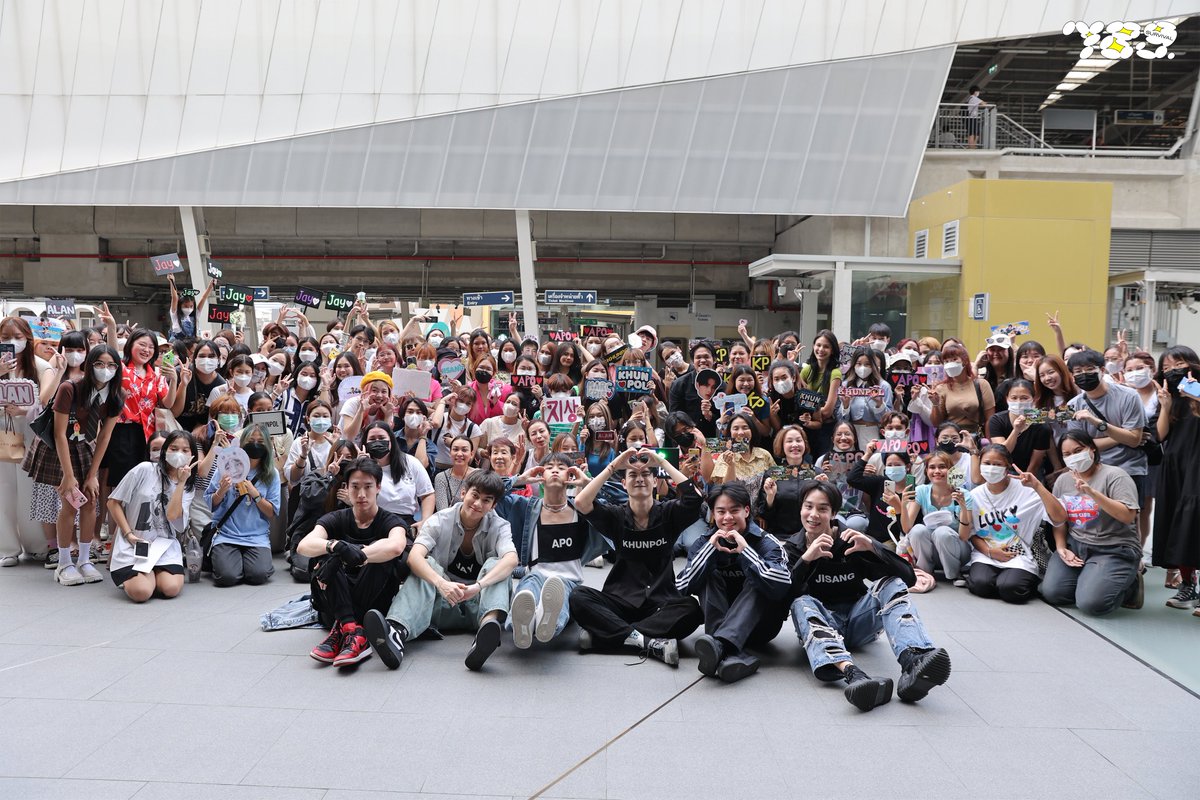 789SURVIVAL's tweet photo. และขอขอบคุณสถานที่ (2/2)
- ICONSIAM
- The EmQuartier
- Samyan Mitrtown
- Siam Discovery
- centralwOrld
ที่สนับสนุนความสนุกของพวกเราในครั้งนี้นะครับ 🥰

#789TRAINEE #789SURVIVAL

#ICONSIAM #EmQuartier #SamyanMitrtown #SiamDiscovery #centralwOrld https://t.co/qhsy4TRSqr