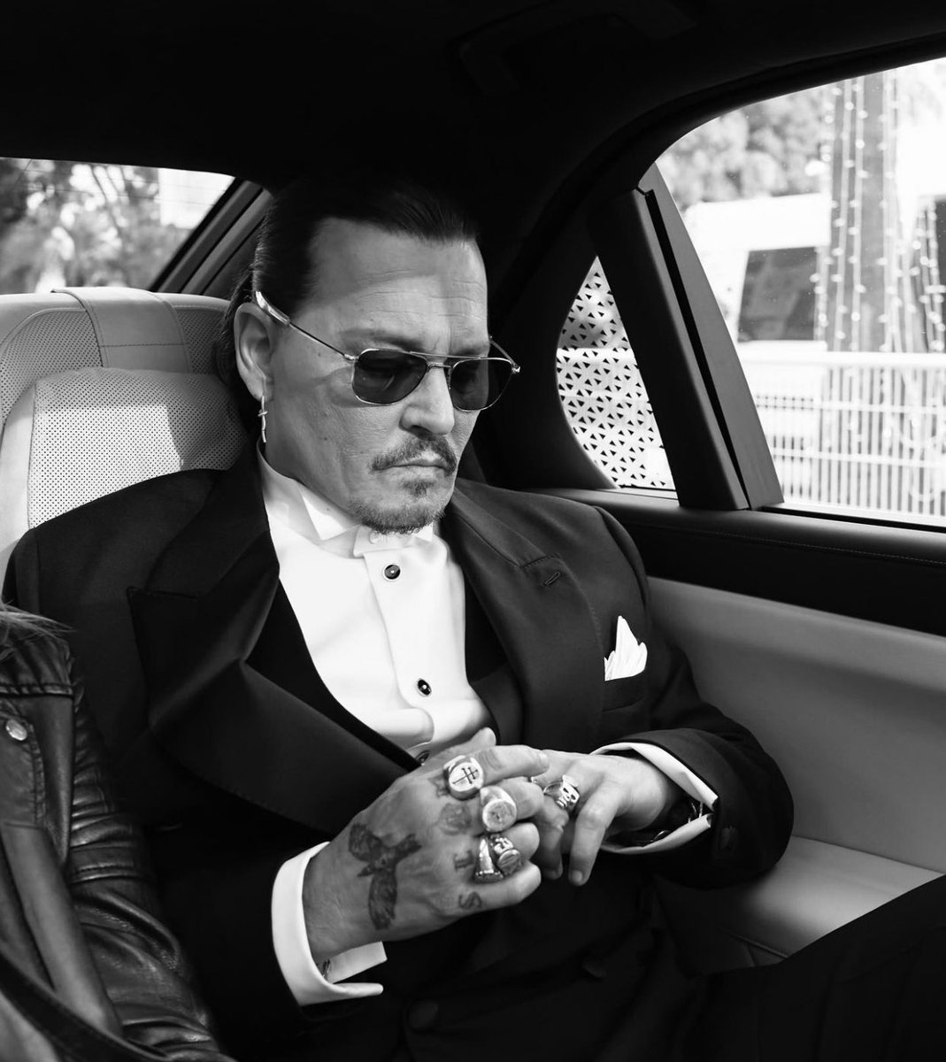 GellertDepp's tweet photo. OH MY GOD https://t.co/S6W6YqhKzE