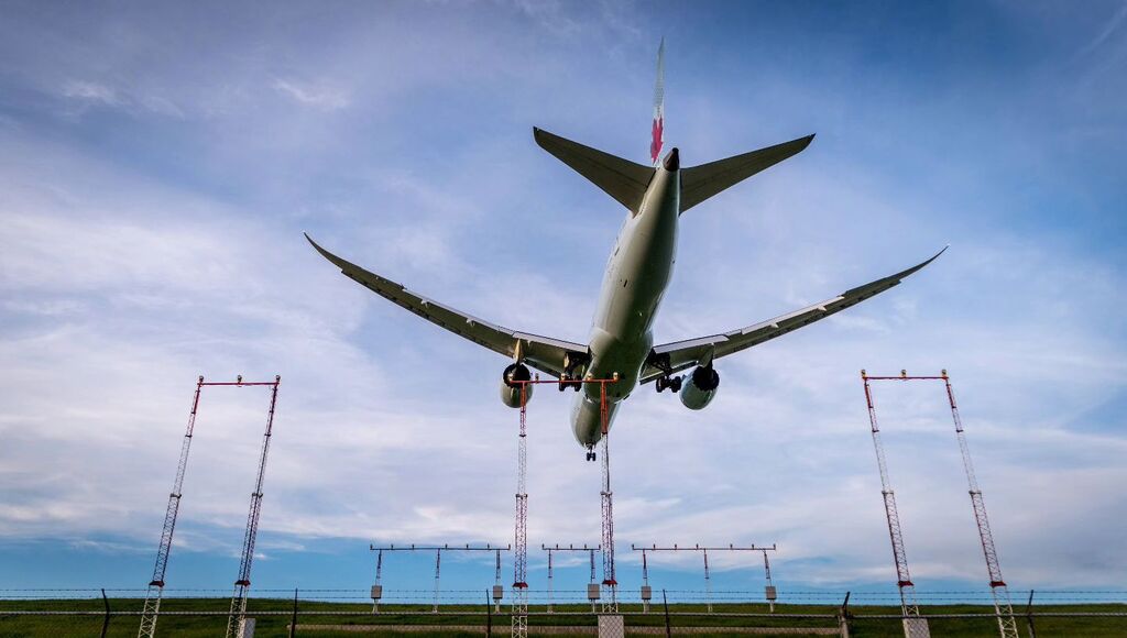 Slightly askew...

#landing #toronto #pearson #airport #yyz #the6ix #plane #aircanada #aviation <a href="/aircanada/">Air Canada</a> <a href="/torontopearson/">Toronto Pearson</a> instagr.am/p/CsUaEyXPj5Y/