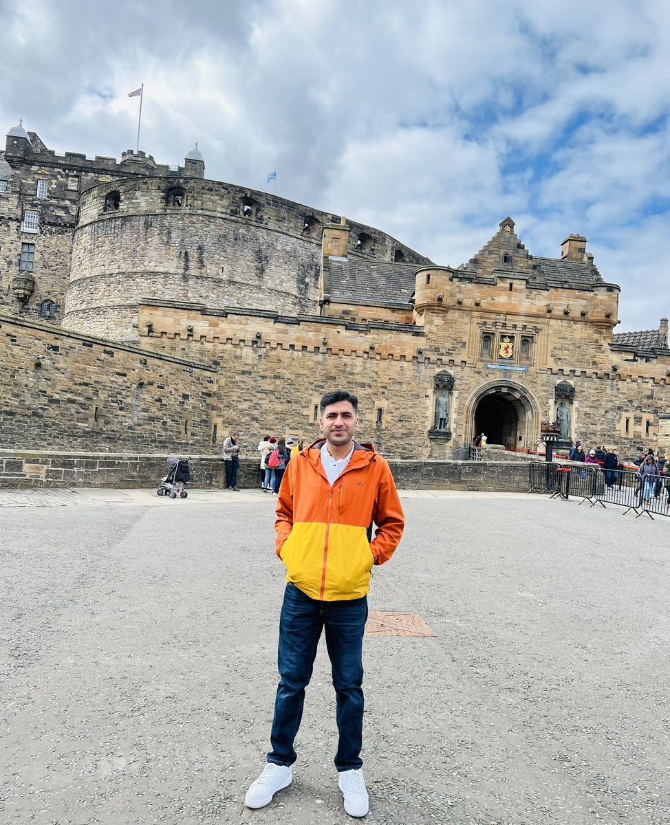 iamhsc_'s tweet photo. Edinburgh Castle 🏰 https://t.co/TauKgBHcFe