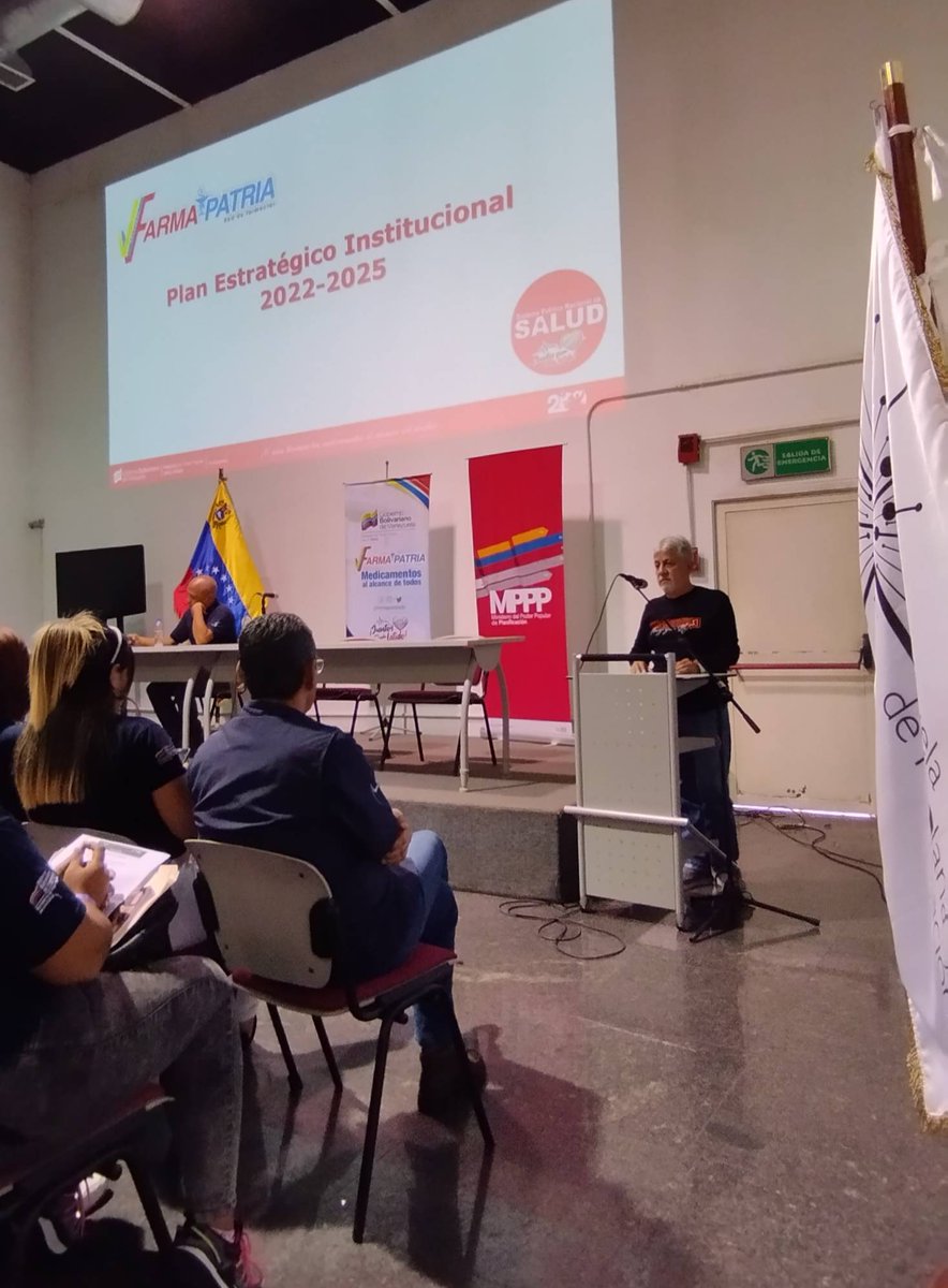 FarmapatriaV's tweet photo. Seguiremos trabajando de manera continúa para  garantizar de forma consecutiva y gratuita cada tratamiento de los pacientes de los Programas de Salud, gracias al trabajo articulado del Gobierno #JuntosPorCadaLatido
#LeerDescoloniza
 @NicolasMaduro @MinSaludVE @GobDeVenezuela https://t.co/eWSQ76g8Od