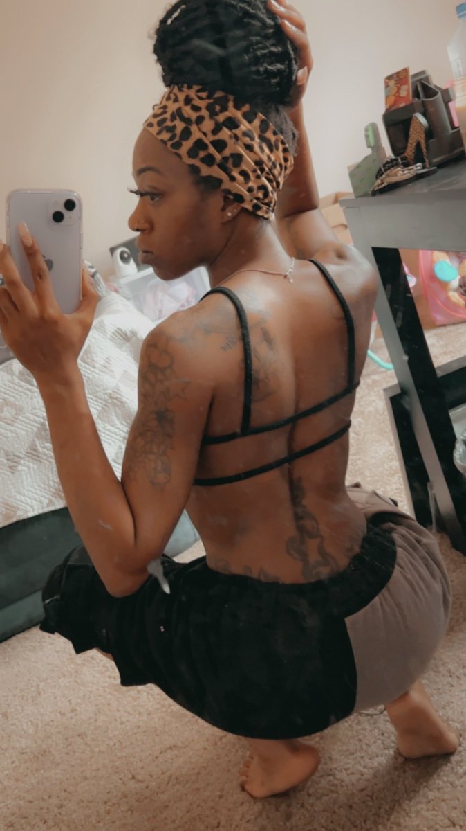 TrulyDifferentC's tweet photo. Were yβall a teen thinking you had your grown woman body too?
This the grown woman body fr fr
#DirtyMirrorPic #iGotKids Bitch https://t.co/mamdjzaPJu