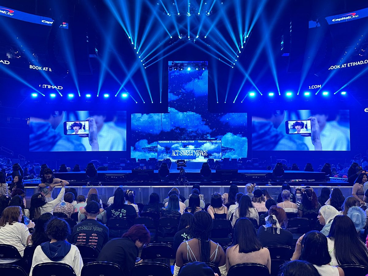tyunsvocals's tweet photo. #TXT_ASM_TOUR_in_DC #ACT_SWEET_MIRAGE_WASHINGTONDC #TXTinDC #TheDCChapter omg it’s happening AGAIN https://t.co/2aMTzBpviL
