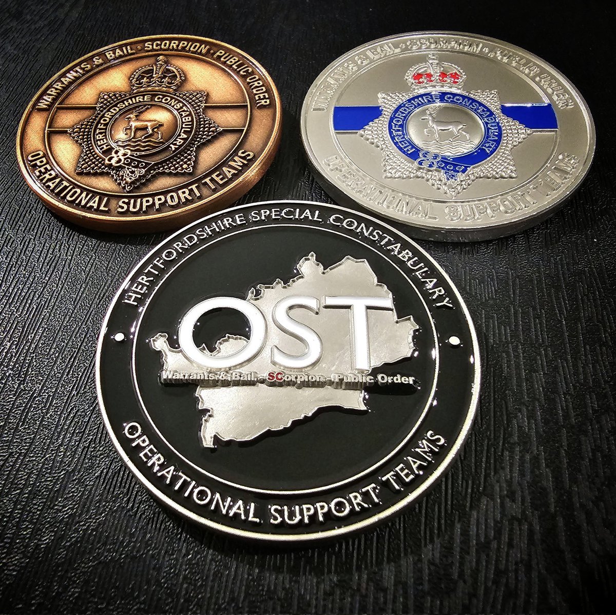 InfoCoinsClub's tweet photo. One new coin... three versions! 🪙🪙🪙 
We can produce your coin in a variety of finishes ⚪️⚫️🟠
We particularly like the naked antique copper version #specialedition
.
#challengecoins #challengecoin #specialconstable #specialconstables #police #ukpolice #ukcoins https://t.co/mVOtHzXyfO