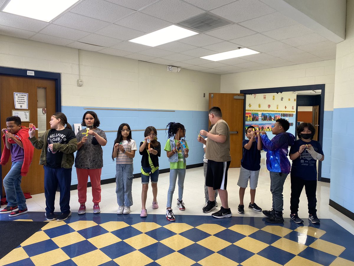 Stem Challenge time!! Pom Pom Catapult, let’s see who will win!! #makinglearningfun #4thgradememories @NISDCarlosCoon