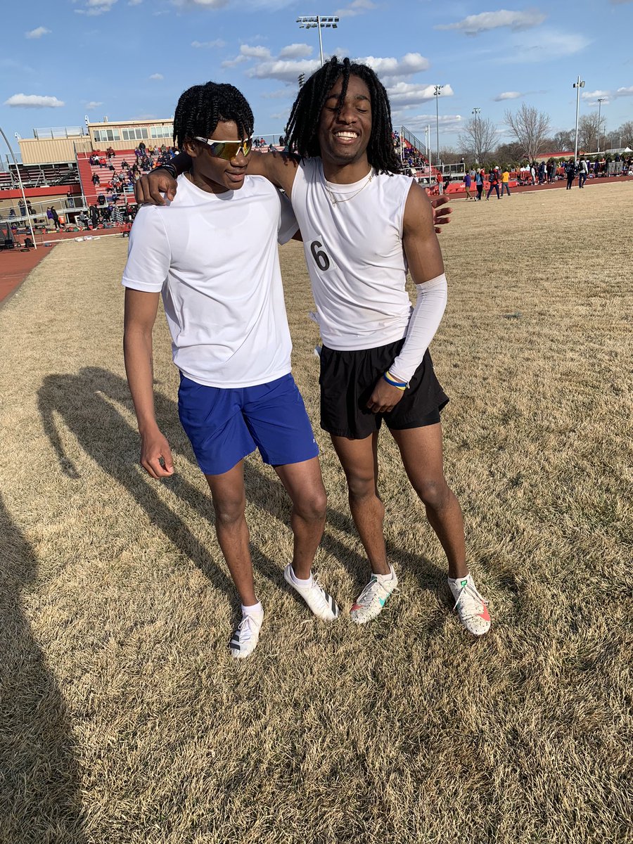 duwopchris's tweet photo. After gettin kicked off JUCO team Running in unattached track meets in SD still smiling, too winning a ring at the celebration bowl in football,🤷🏾‍♂️🫡Not even a year later, y’all keep yo head down trust in Gods timing and stay grindin neva know what God has in store for you.#AGTG https://t.co/uHQ1uI3EsL