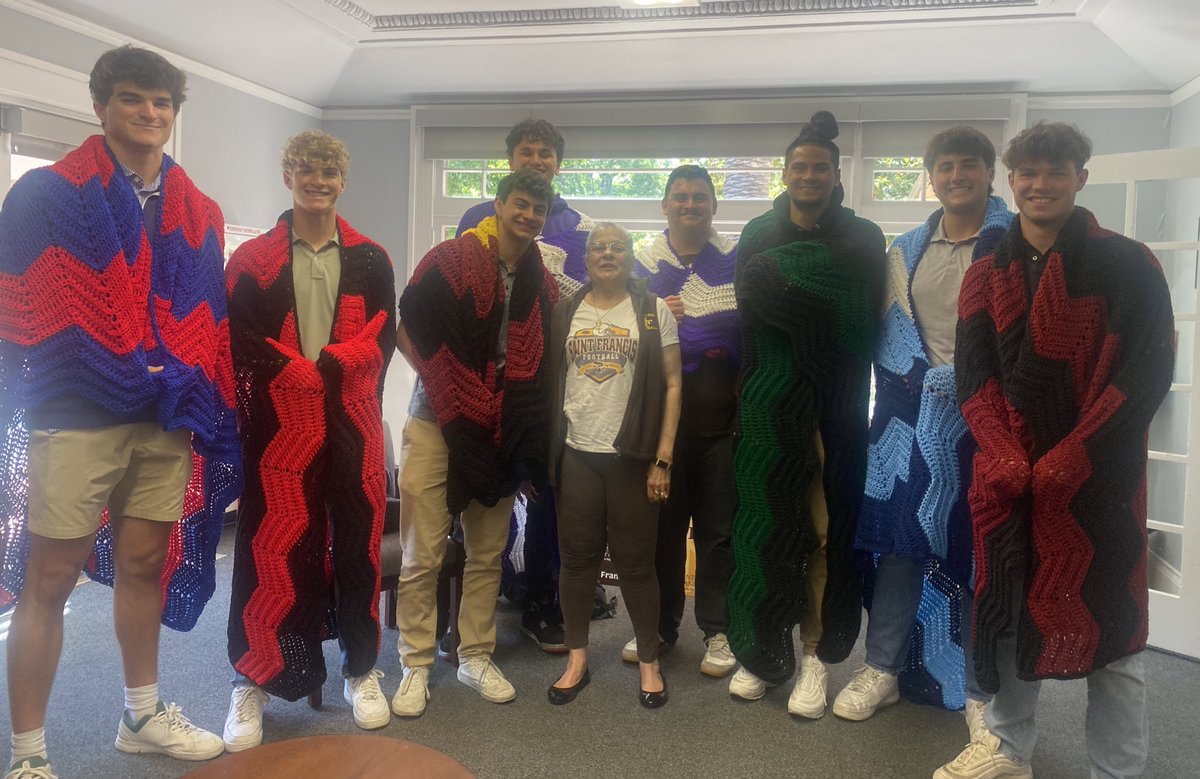 stfrancis_fb's tweet photo. Coach Calcagno’s Mom brought her handmade “Noni” blankets up to campus today to our 9 seniors who are playing football at 4 year colleges next year. The blankets are in their new school colors. #TraditionNeverGraduates https://t.co/cZFJoXiXe4