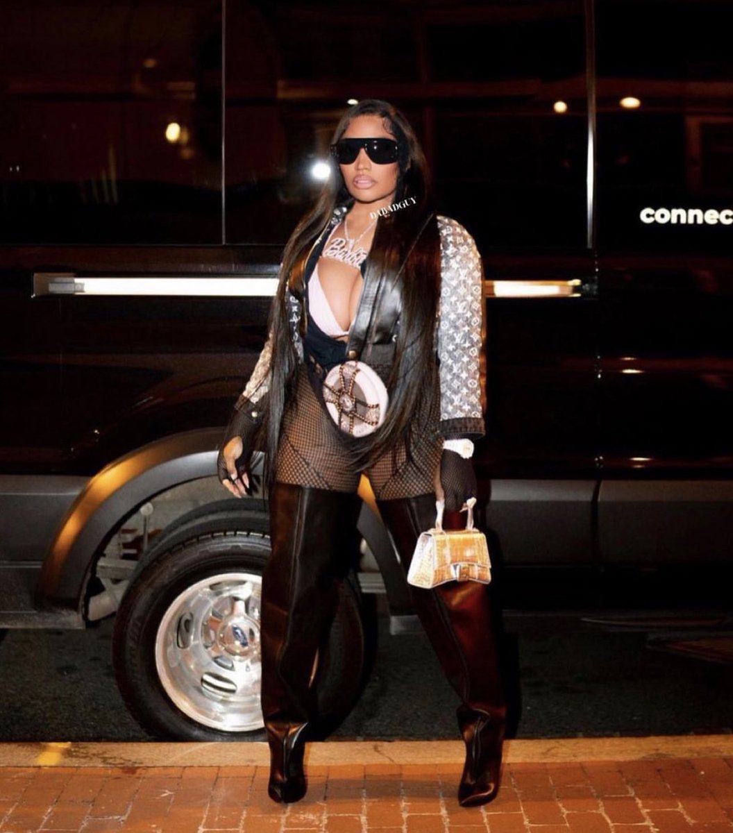 KingSeanSwae's tweet photo. NICKI OMG https://t.co/WlACGYrgYm