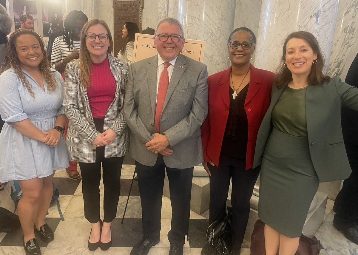 It’s official! Maryland Probation Before Judgment can now work for first-time offenders regardless of immigration status!
Thanks <a href="/GovWesMoore/">Governor Wes Moore</a> but especially <a href="/gqkdefense/">Gabriela Quercia Kahrl</a> for all the work to pass PBJ reform! <a href="/UMDLaw/">Maryland Carey Law</a> <a href="/MarylandOPD/">Maryland Office of the Public Defender (MOPD)</a> @CAIRCoalition <a href="/ChaconCenterUMd/">Chacón Center for Immigrant Justice</a>