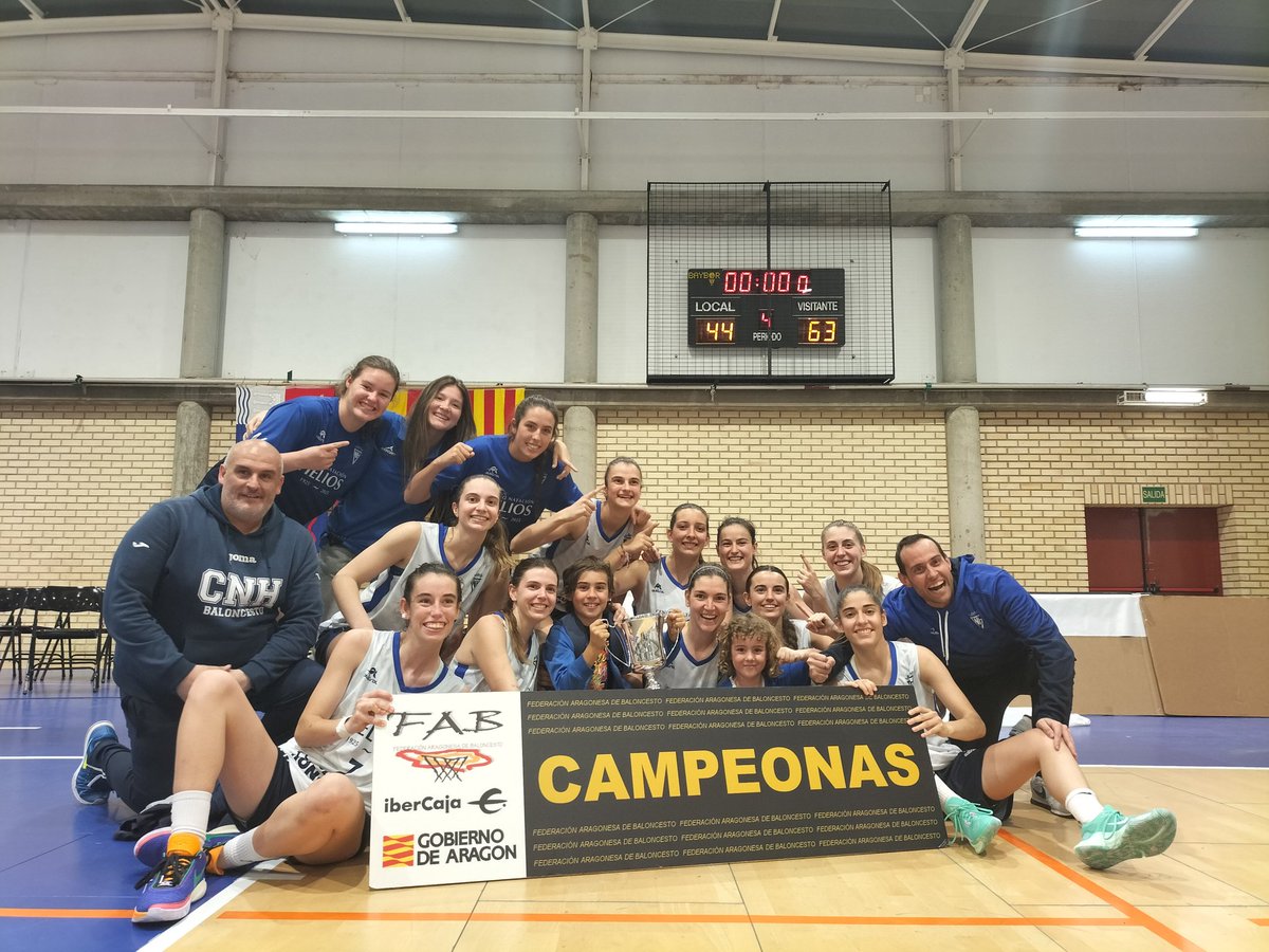 marta_trier's tweet photo. No me cabe dentro todo el orgullo que siento. 
Os lo merecéis todo! 💙💙 https://t.co/2JPLXLrUfO