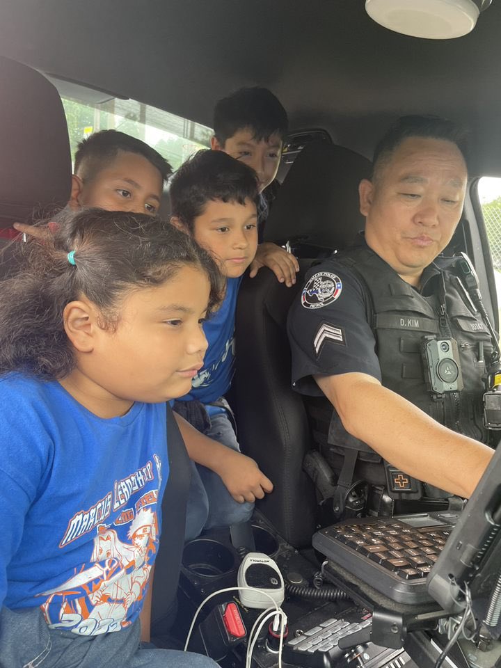 MsKhandekar's tweet photo. Thank you @DallasFireRes_q @DallasPD for coming out and supporting our students. We enjoyed having you all! 🚔🚨 https://t.co/sZ4aNzQs2c