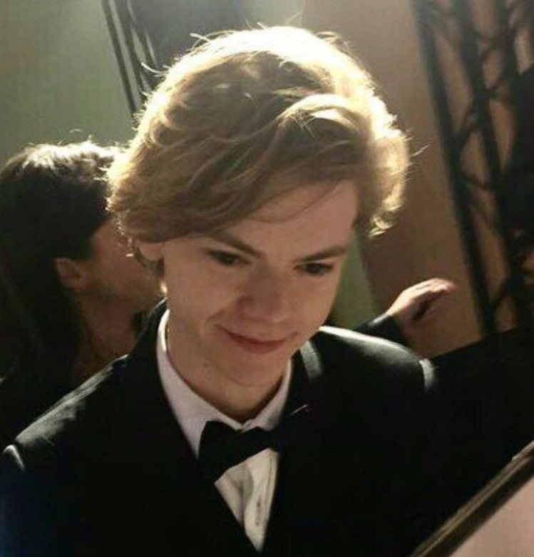 can’t believe this man is 33 years old today happy birthday tbs