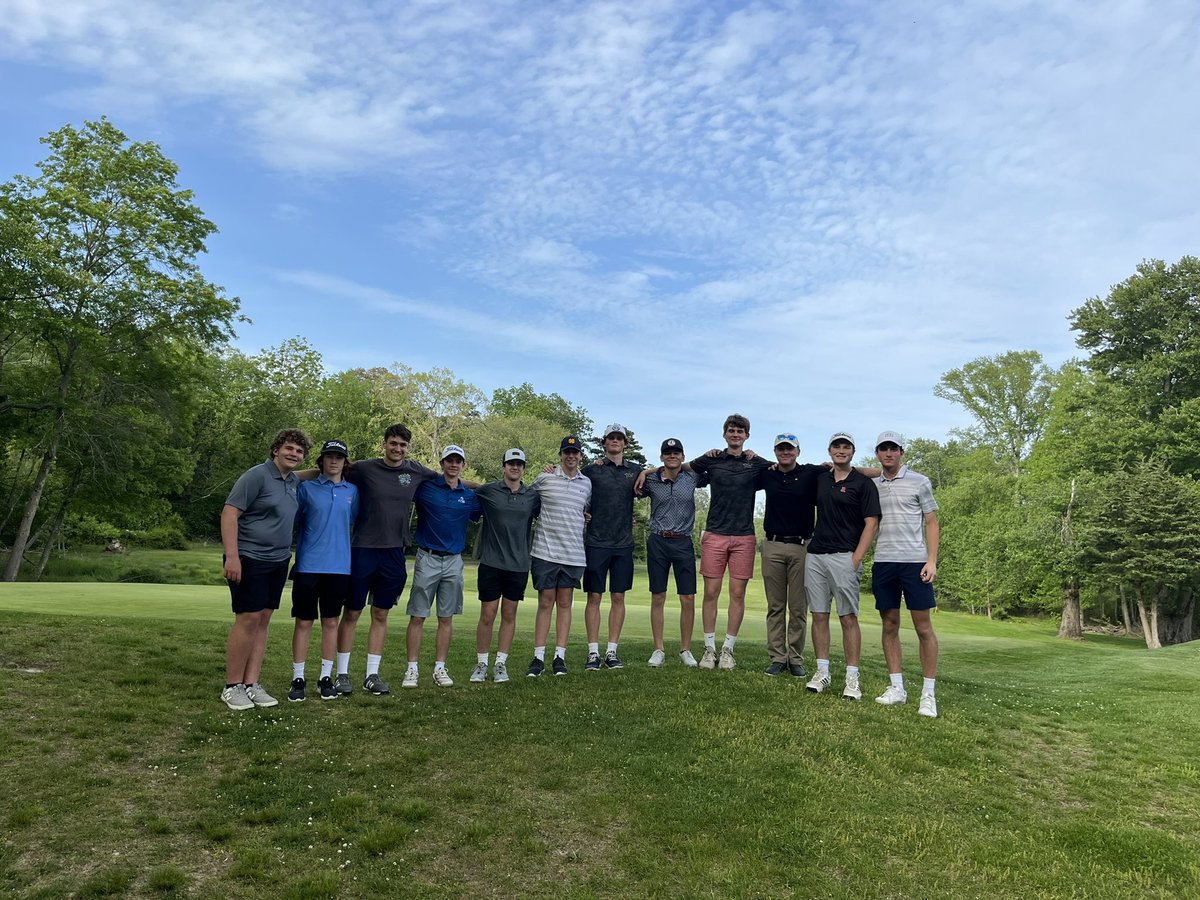 BMStangsGolf's tweet photo. Last practice for season.  Great to see alumni Ant Roselli, Cory Martin and Aidan Beelitz stop by and show off their skills.  Last match tomorrow vs Central. Let’s finish strong 🐎⛳️💪 https://t.co/GHVR1r30ZE