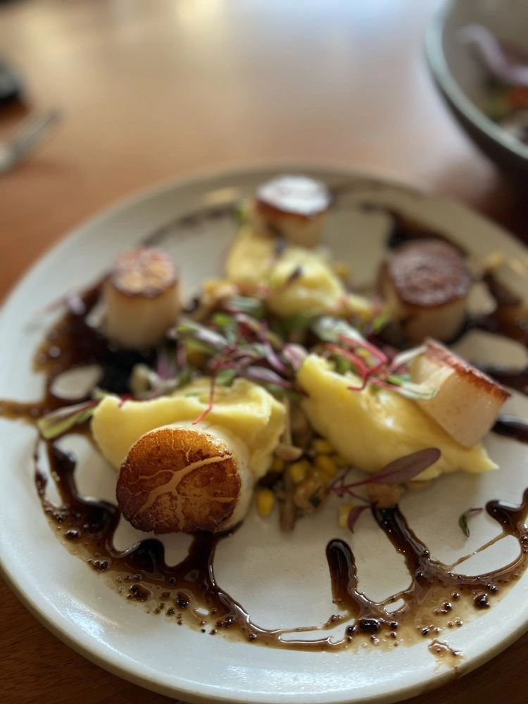 Brixnapavalley's tweet photo. Indulge in the succulent sweetness of our perfectly seared scallops! Join us tonight to give your new favorite seafood dish a try. #Brix #BrixVineyard #NapaValley #NapaEats #VisitNapa https://t.co/Wz9pZ5h4F1